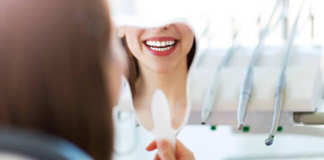 Die lingualtechnik für die unsichtbare Behandlung von Zahnfehlstellungen