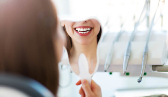 Die lingualtechnik für die unsichtbare Behandlung von Zahnfehlstellungen
